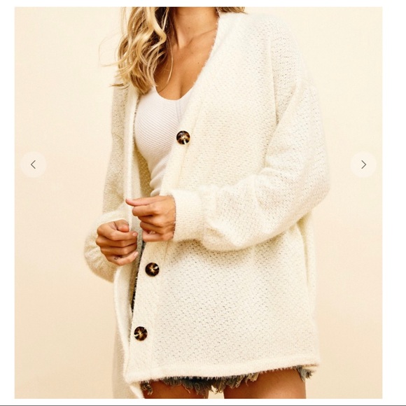 ✨LAST ONE✨Winter White Boho chic Fabulous Soft Fuzzy Knit Cardigan - Picture 6 of 7